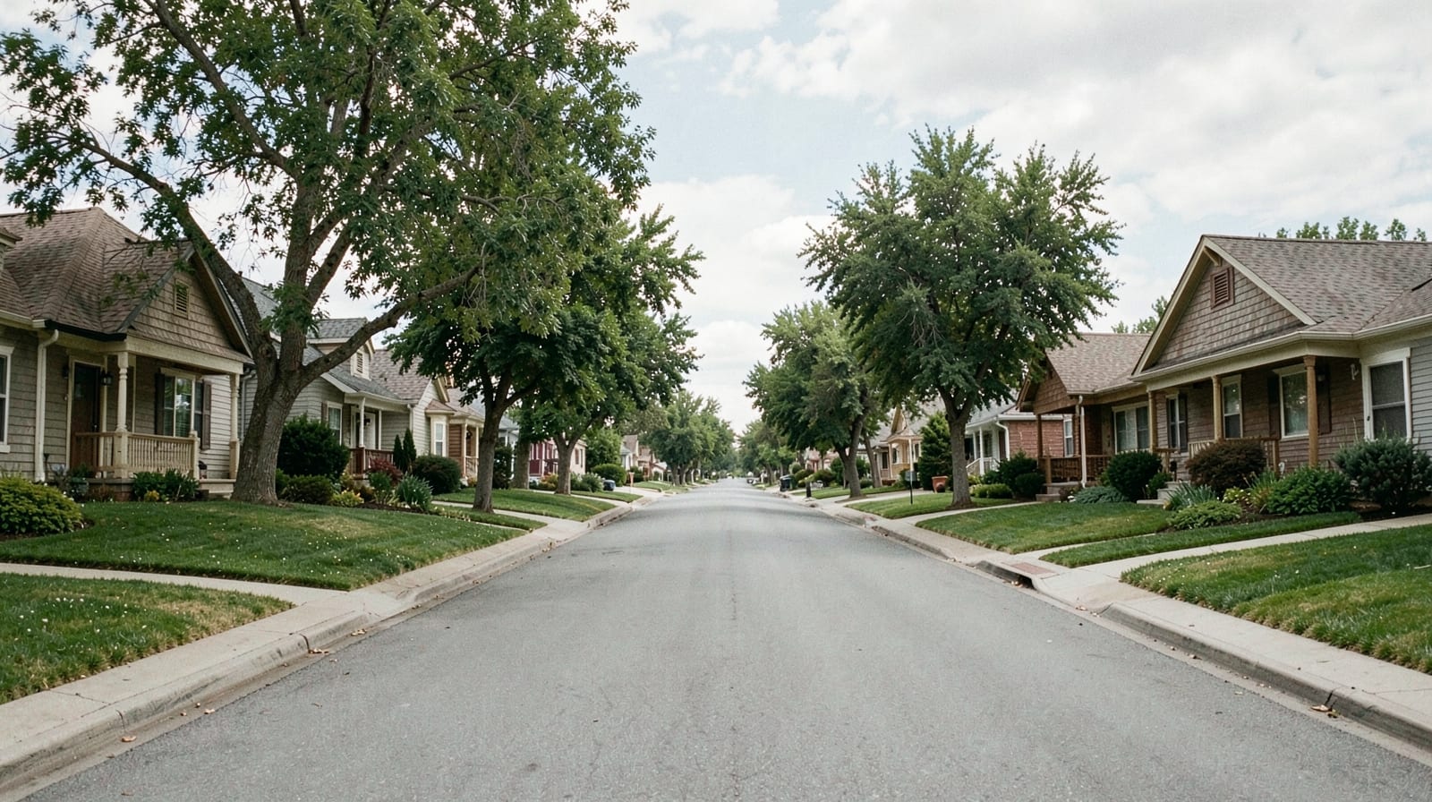 Gutter Cleaning in Thornton, CO in Broomfield