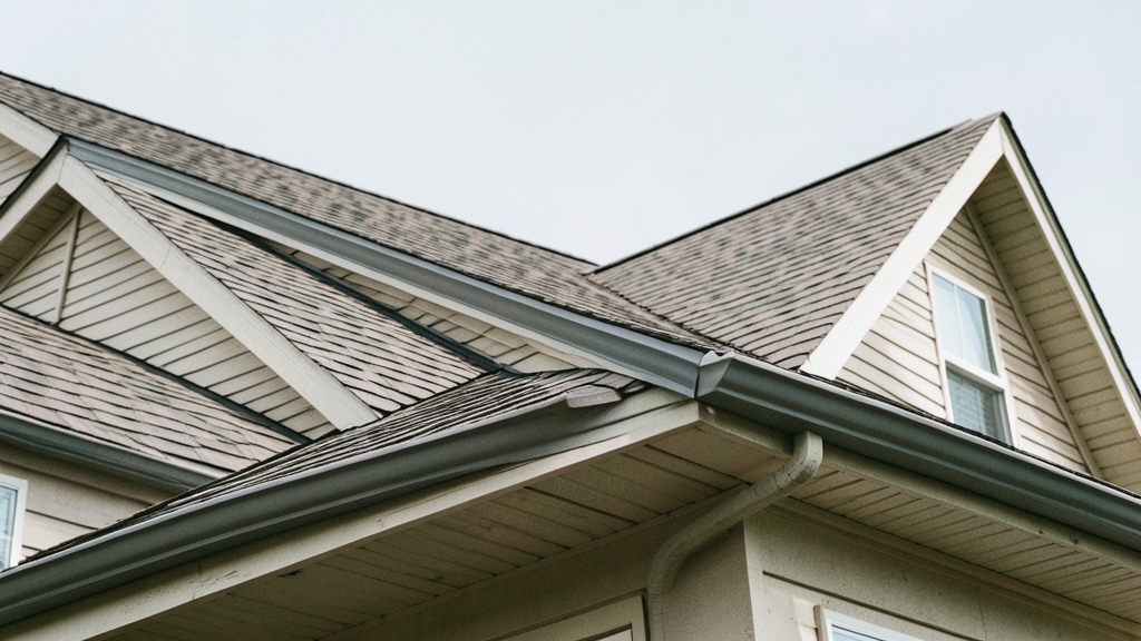Elk Grove’s Unique Climate Demands Seasonal Gutter Care