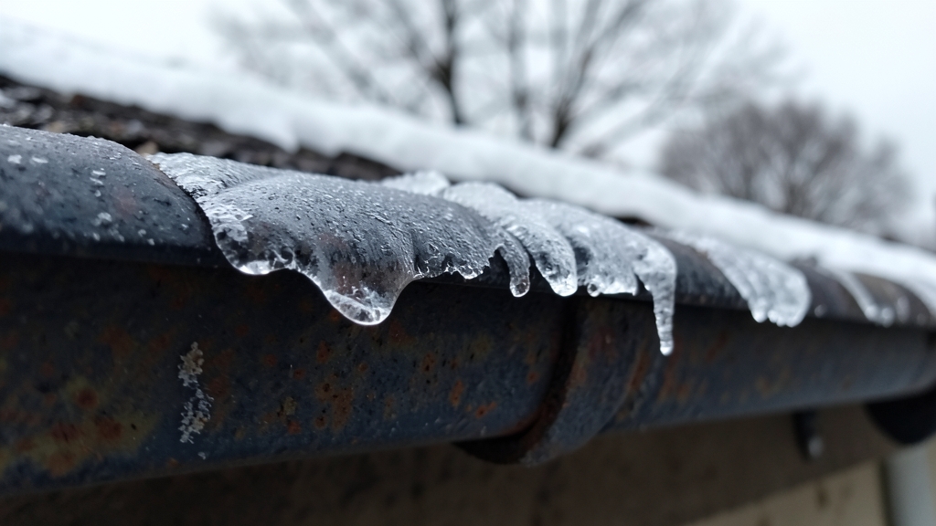 Pollen Season Gutter Care: Keeping Johns Creek Homes Clog-Free