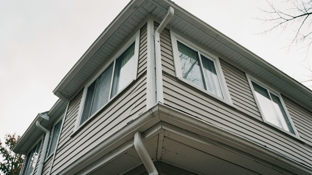 5 Visual Signs Your Gutters Are Failing in Mill Creek