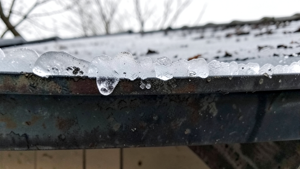 Prevent Ice Dams This Winter with Pro Gutter Maintenance in Noblesville